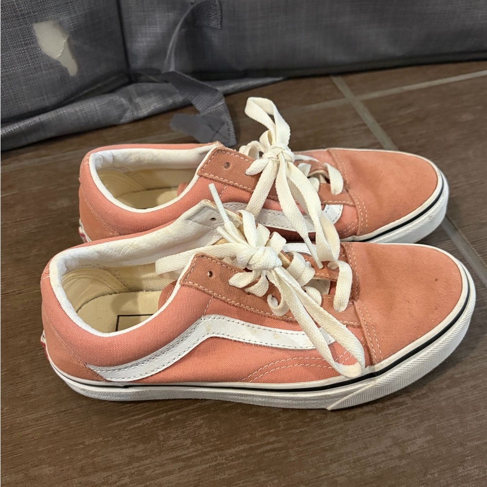 Vans women size 5 rosey pink Low-Top Skate Sneakers with White Stripe
